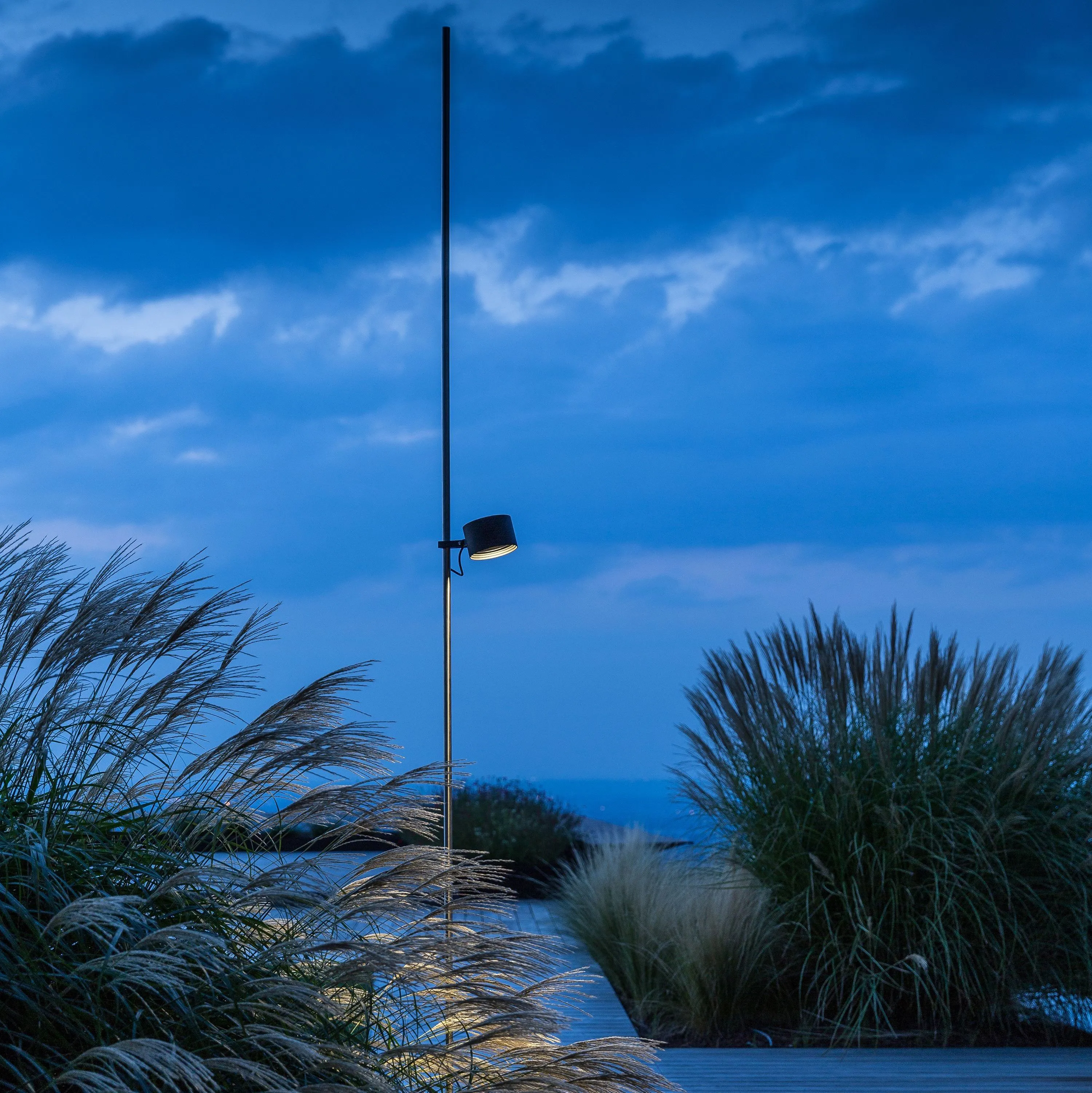 The Floor Luminaire